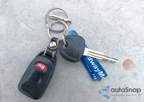 2016 Hyundai Elantra Se из США, поврежденный, VIN 5NPDH4AE0GH680569